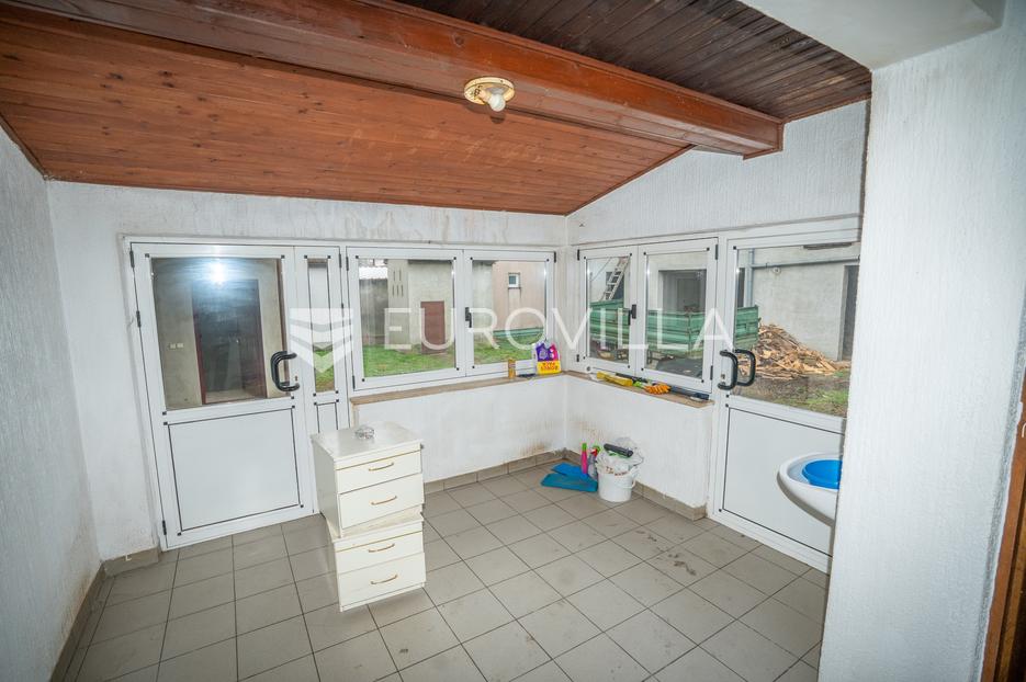 Haus Zu verkaufen -  Satnica Đakovačka