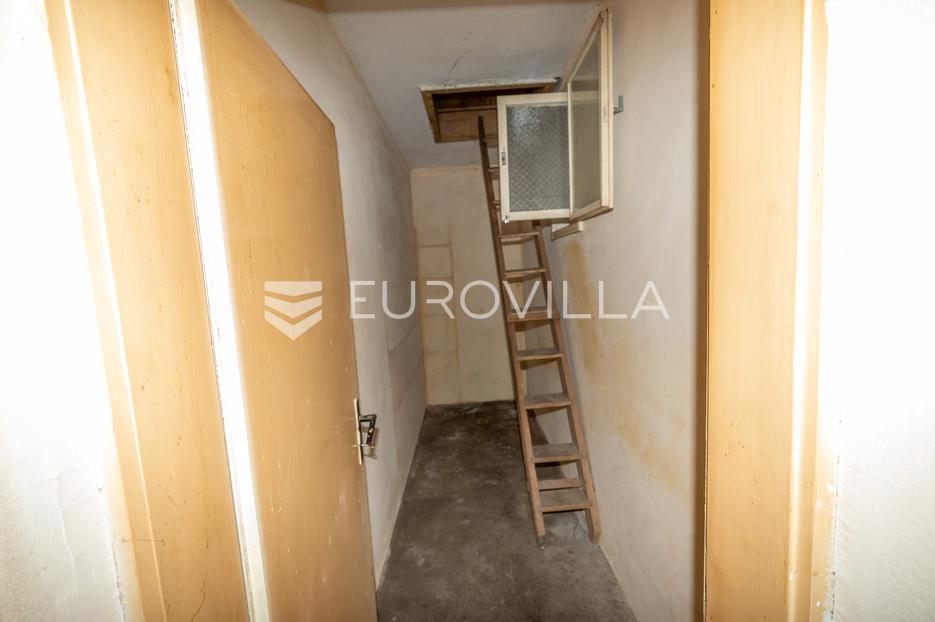 Haus Zu verkaufen -  Satnica Đakovačka