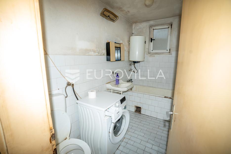 Haus Zu verkaufen -  Satnica Đakovačka
