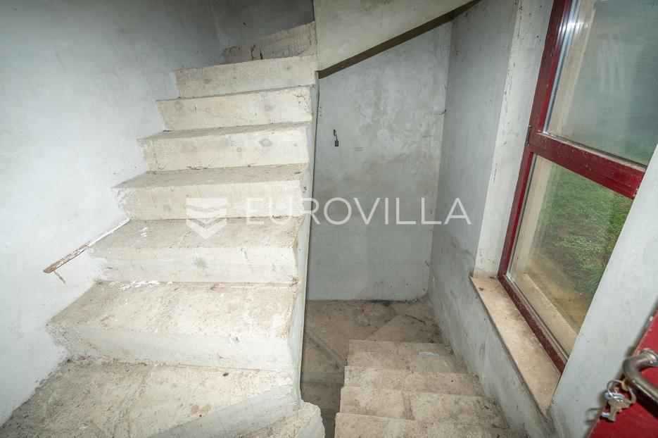 Haus Zu verkaufen -  Satnica Đakovačka