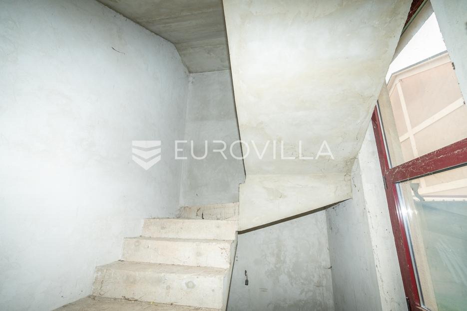 Haus Zu verkaufen -  Satnica Đakovačka