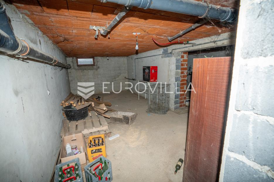 Haus Zu verkaufen -  Satnica Đakovačka