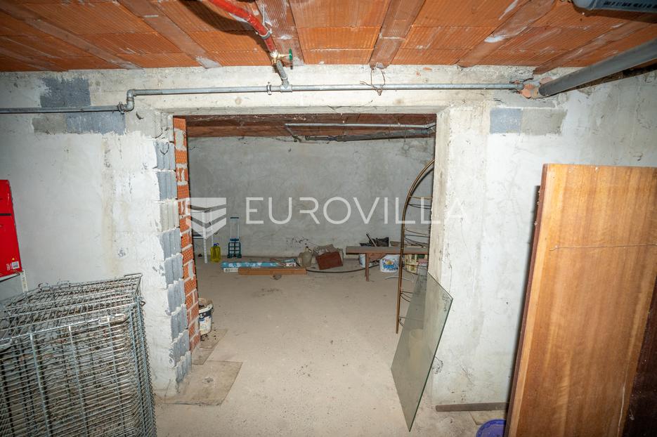 Haus Zu verkaufen -  Satnica Đakovačka