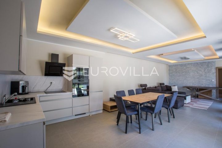 Maison à vendre 222 m² – Rovinj