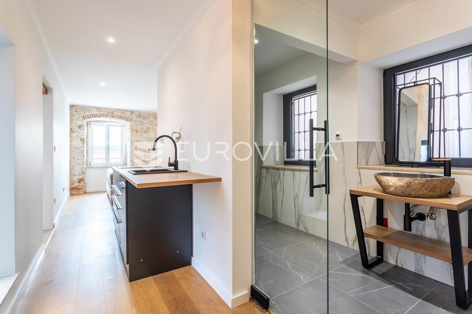 Appartamento In vendita -  Šibenik