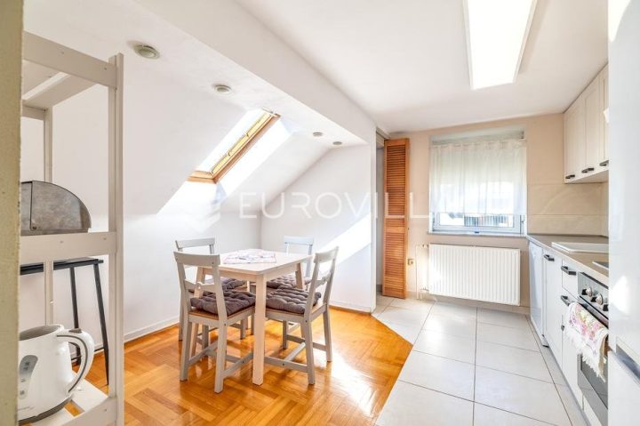 Flat For rent - Grad Zagreb Gornji Grad - Medveščak - foto 3/8