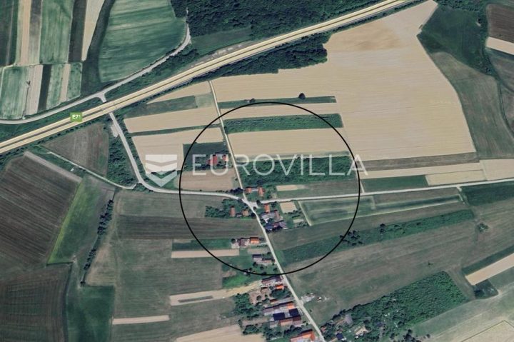 Terreno in vendita 12400 m² – Križevčec