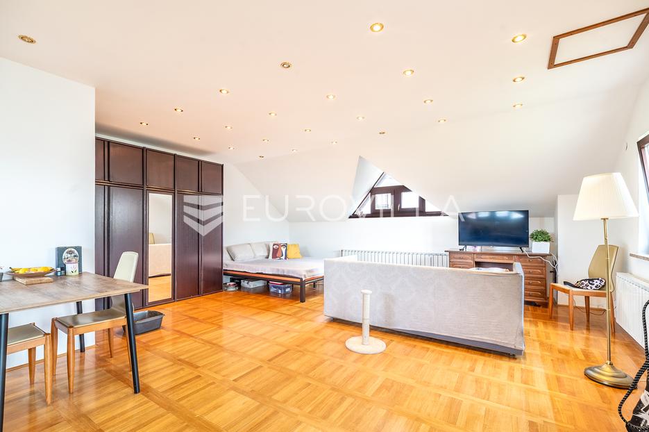 Maison À vendre - Grad Zagreb Maksimir
