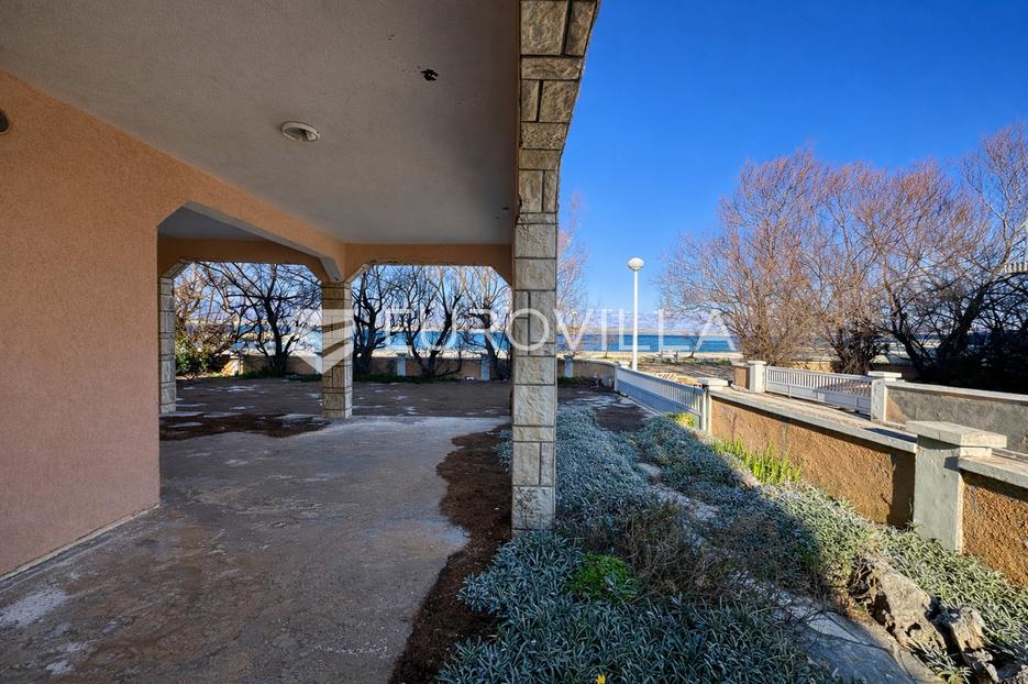 House For sale -  Vir