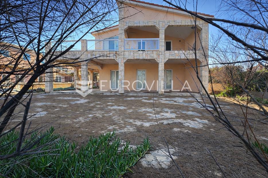 House For sale -  Vir
