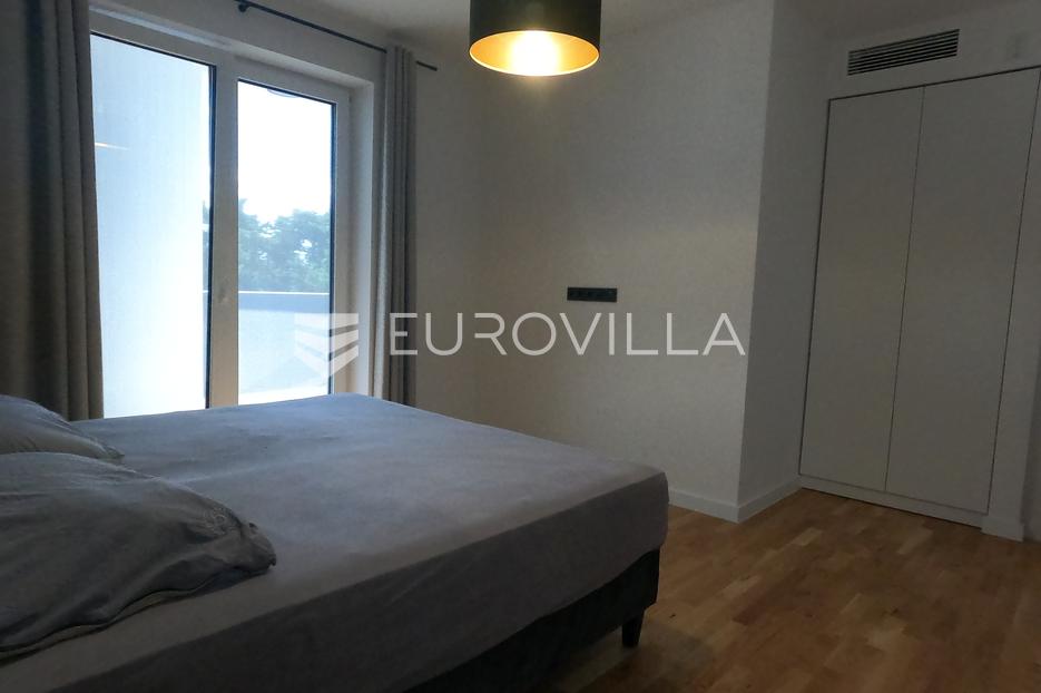Apartma Naprodaj - Ličko-senjska Novalja