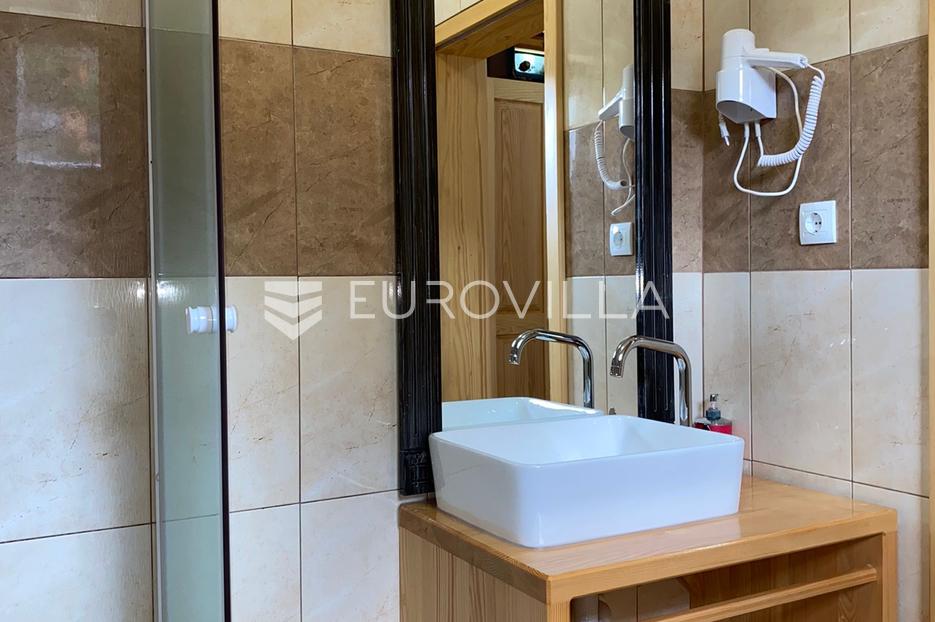 Kuća Na prodaju -  Plitvička Jezera
