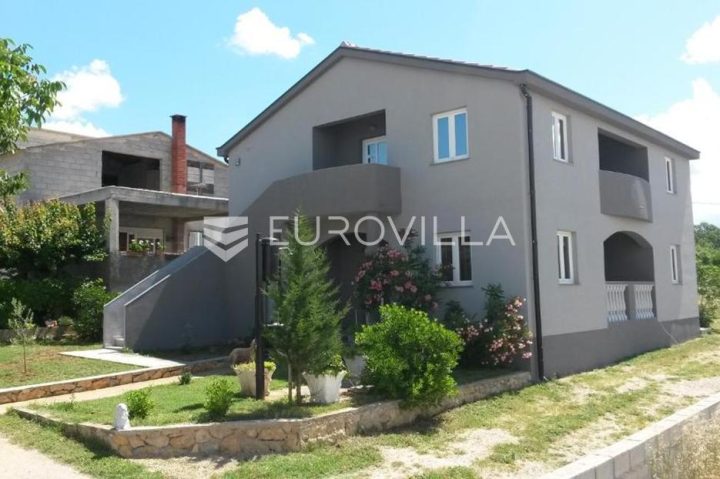 Dom na predaj 220 m² – Maslenica