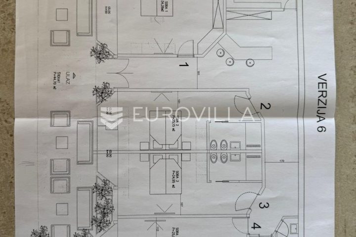 Gewerbefläche Zu vermieten - Splitsko-dalmatinska Split - foto 2/2