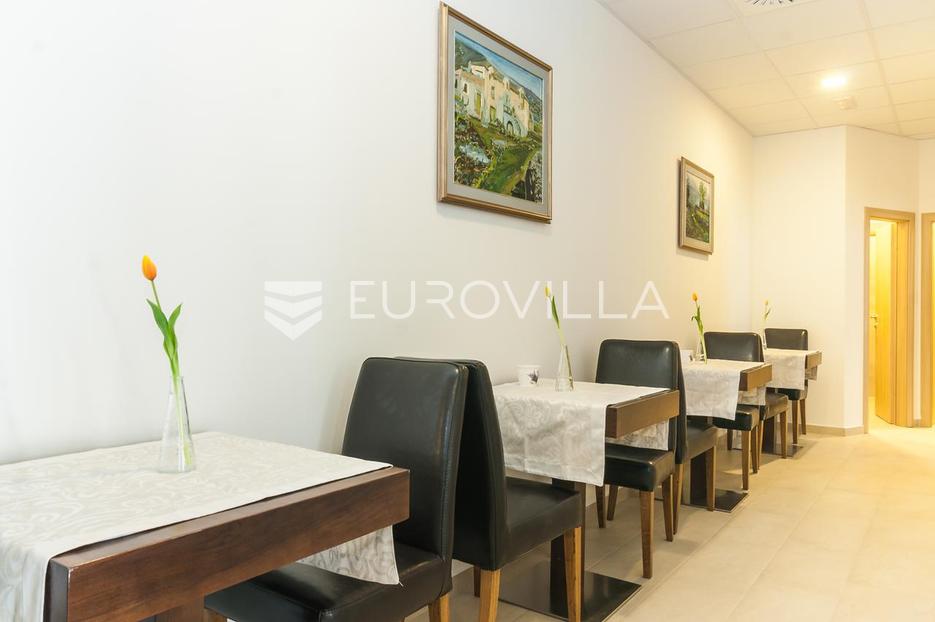 Lokal użytkowy Na sprzedaż - Splitsko-dalmatinska Split