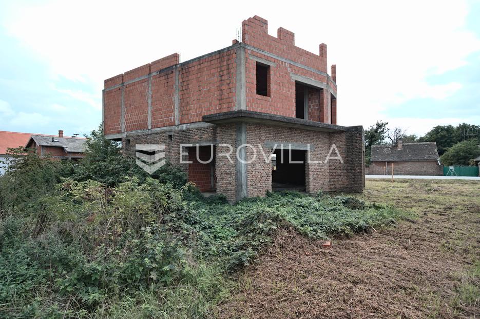 Poslovni prostori Na predaj -  Bilje