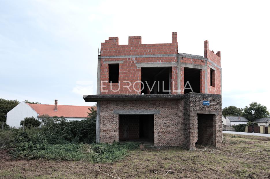 Poslovni prostori Na predaj -  Bilje