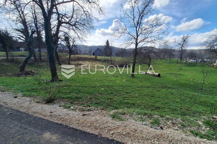 Terreno in vendita 103146 m² – Bosiljevo