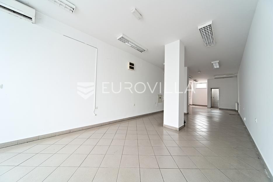 Commerciale In vendita -  Osijek