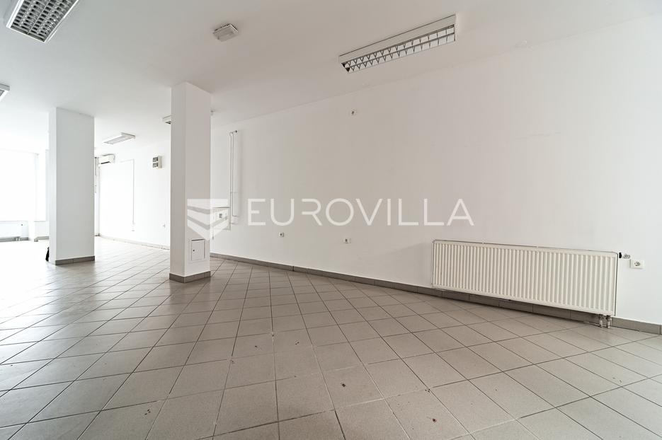 Commerciale In vendita -  Osijek