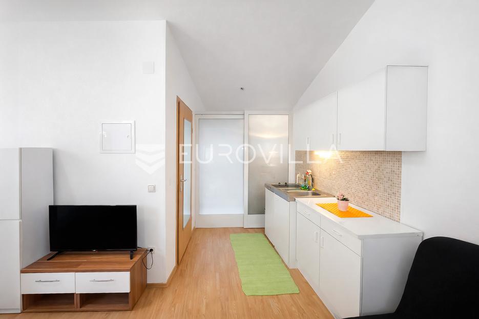 Apartmán Na predaj - Primorsko-goranska Krk - foto 2/8