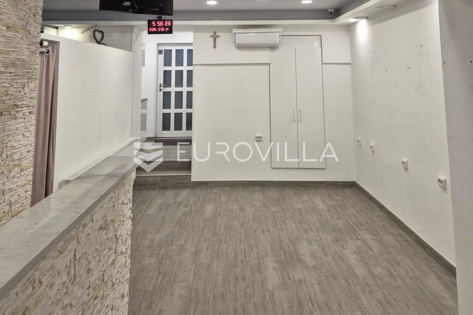 Commerciale In vendita -  Osijek
