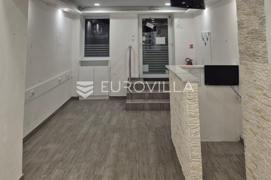 Commerciale In vendita -  Osijek
