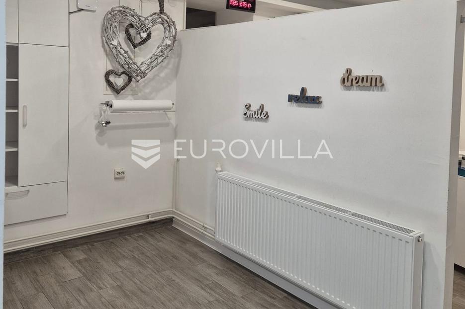Commerciale In vendita -  Osijek