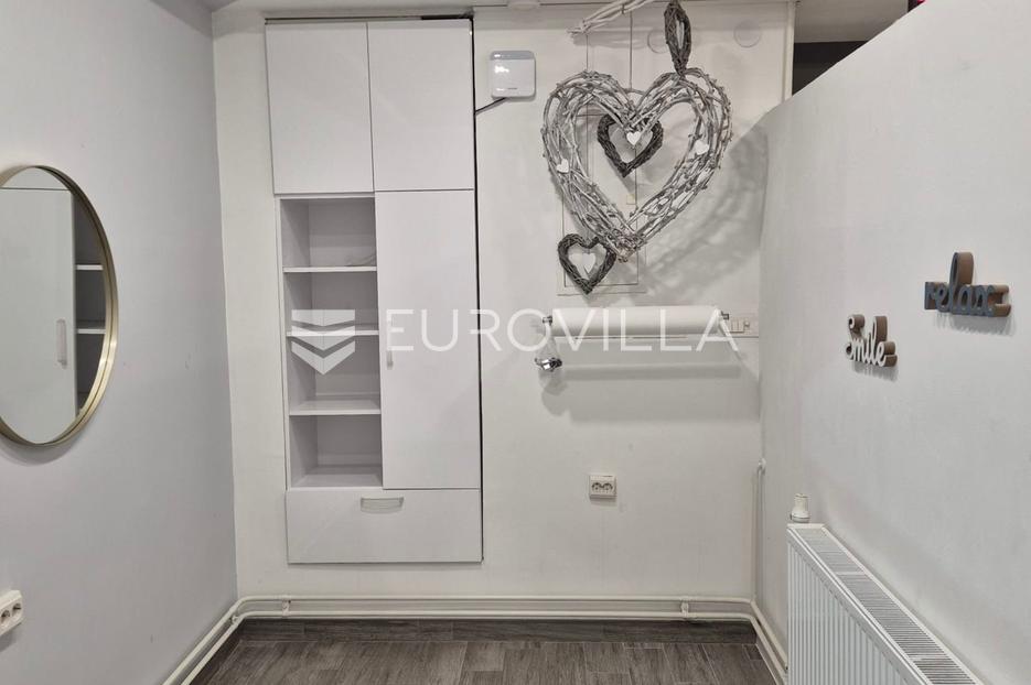 Commerciale In vendita -  Osijek