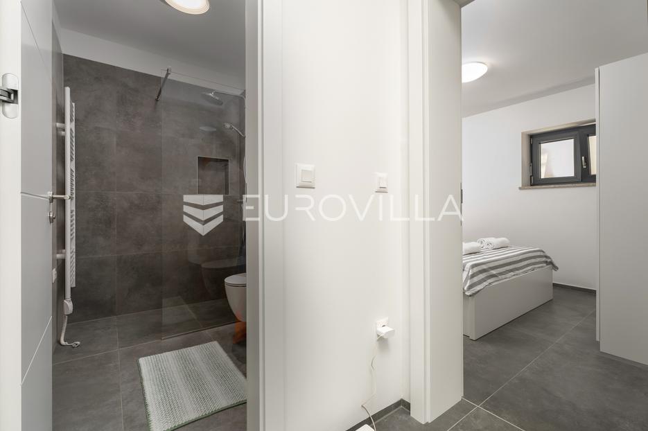 Apartment Zu verkaufen -  Funtana
