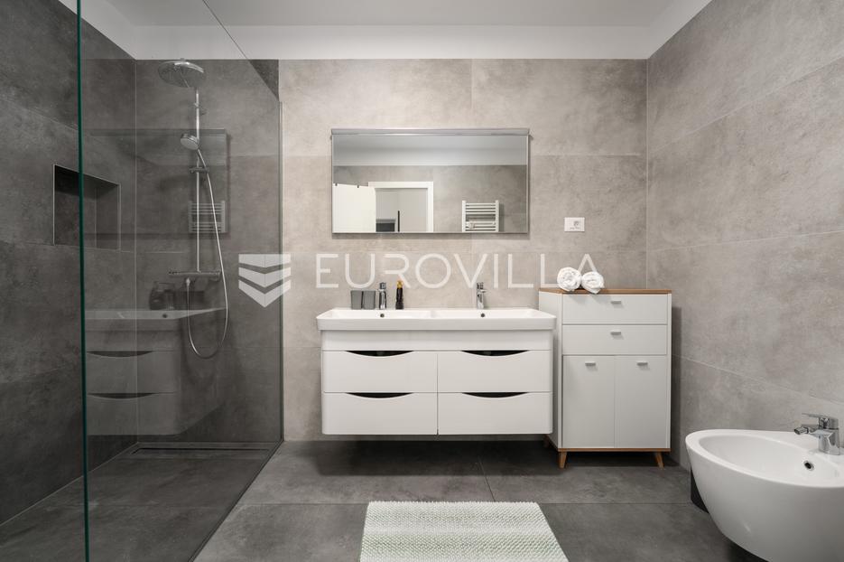 Apartment Zu verkaufen -  Funtana