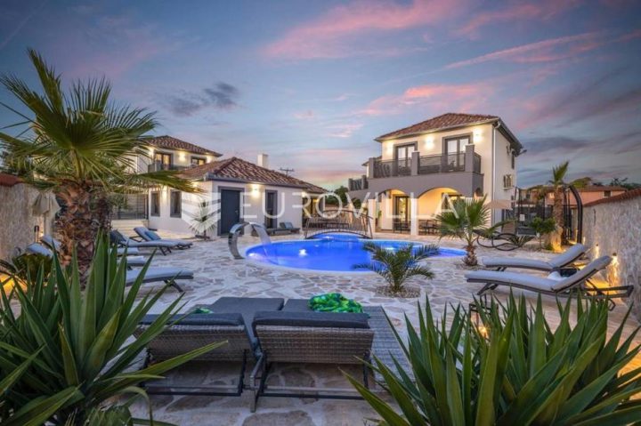 House for sale 380 m² – Crno