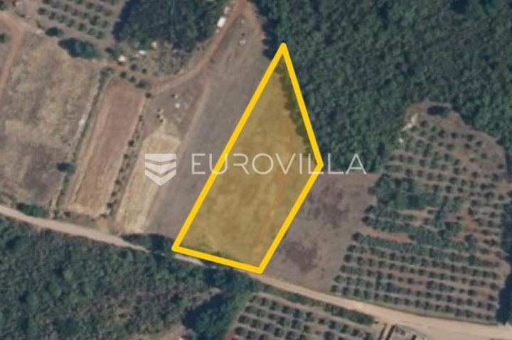 Zemljište na prodaju 3711 m² – Muntić