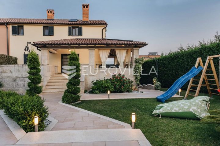 Kuća na prodaju 149 m² – Kaštelir