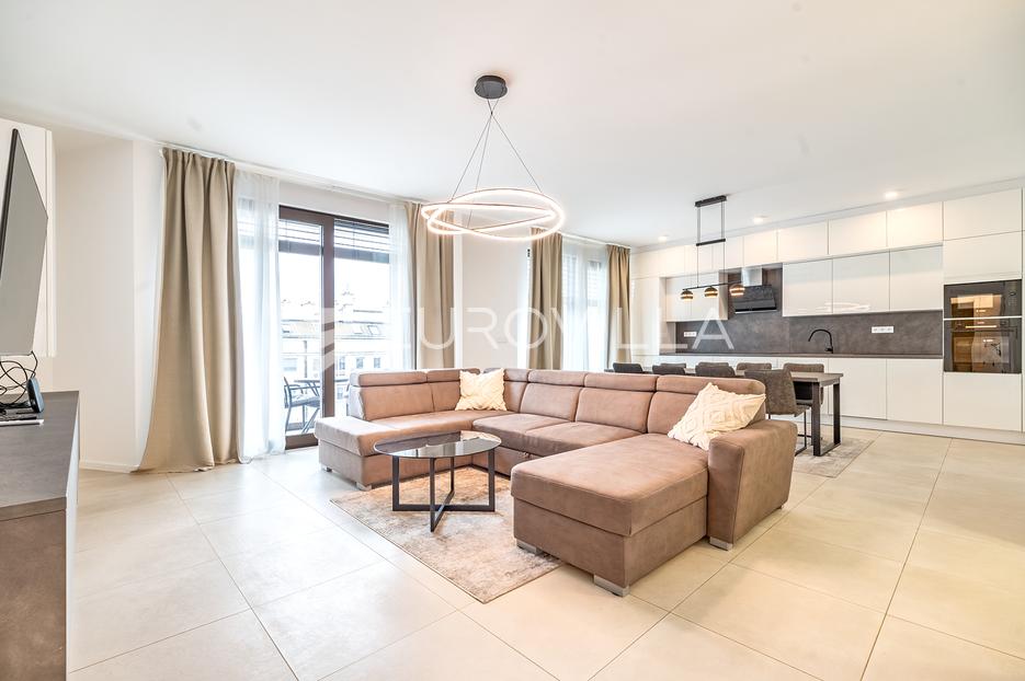 Flat For sale Maksimir
