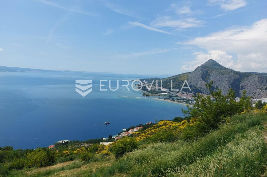 Działka Na sprzedaż -  Omiš