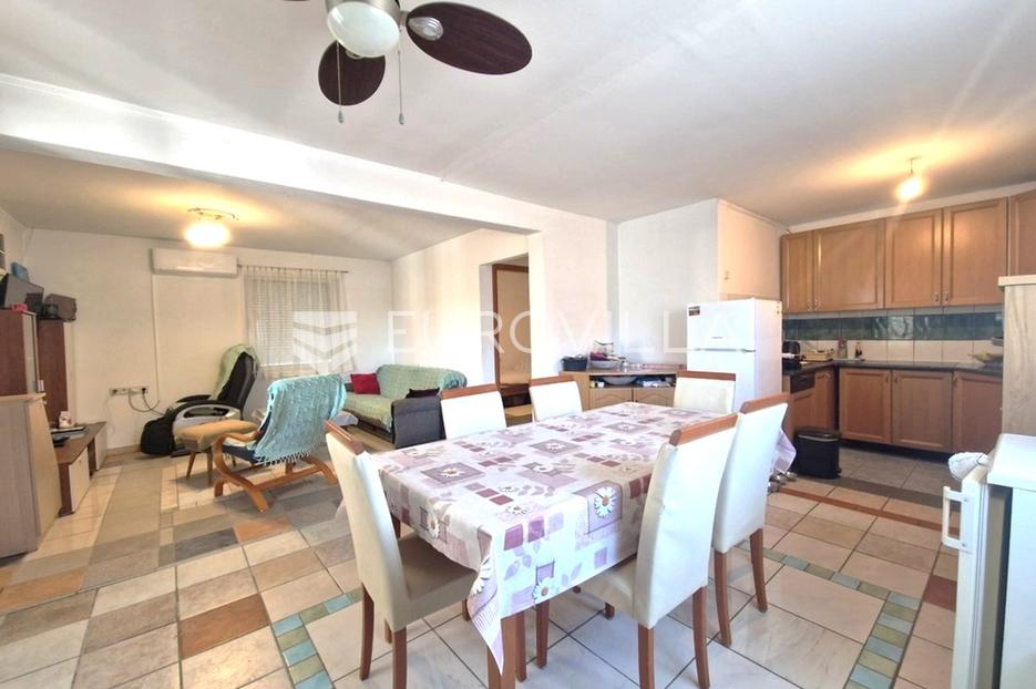 House For sale -  Vir