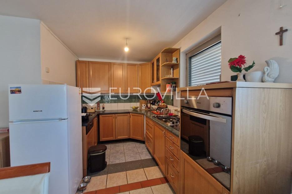 House For sale -  Vir