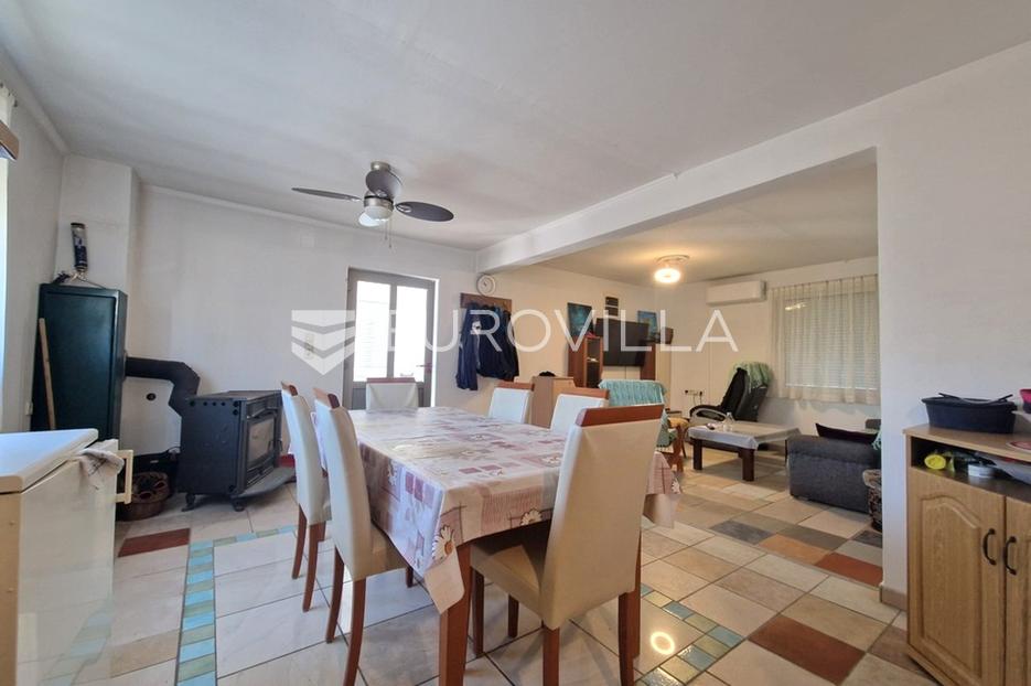 House For sale -  Vir