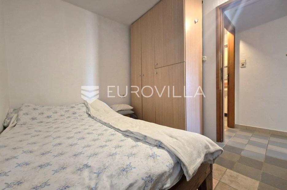 House For sale -  Vir