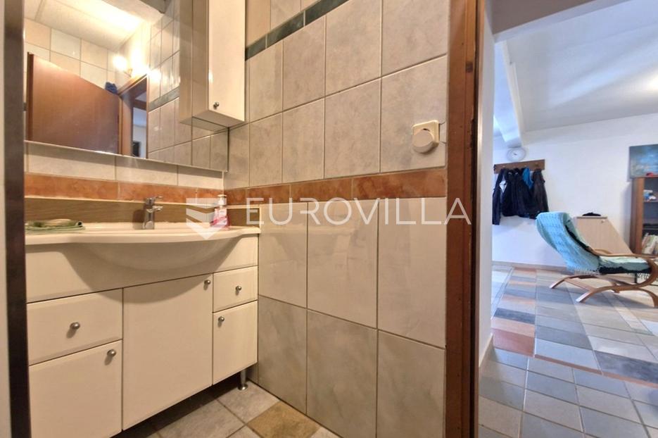 House For sale -  Vir