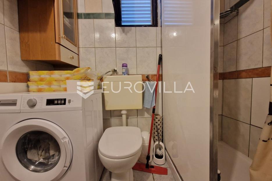 House For sale -  Vir