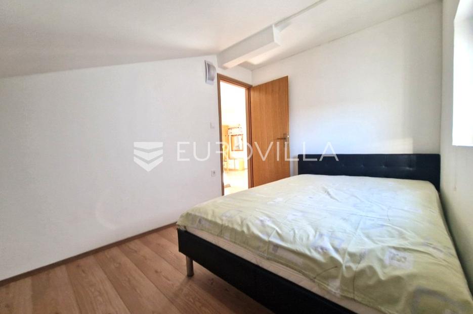 House For sale -  Vir