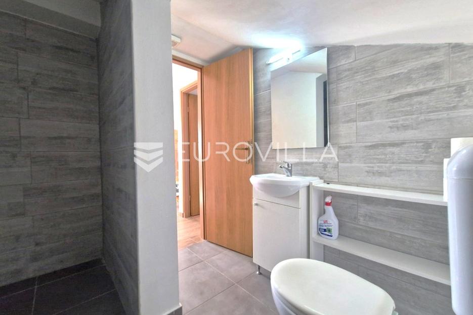 House For sale -  Vir