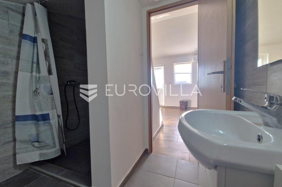 House For sale -  Vir