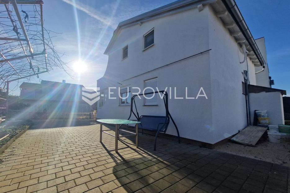 House For sale -  Vir