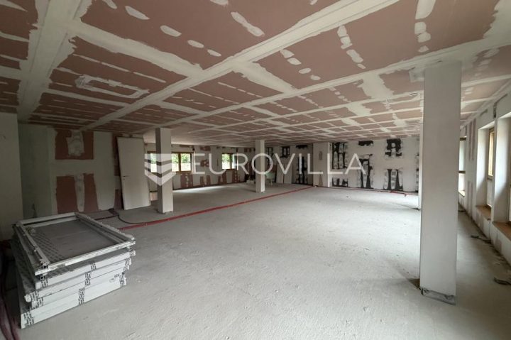 Lokal użytkowy na sprzedaż 144 m² – Donji Grad