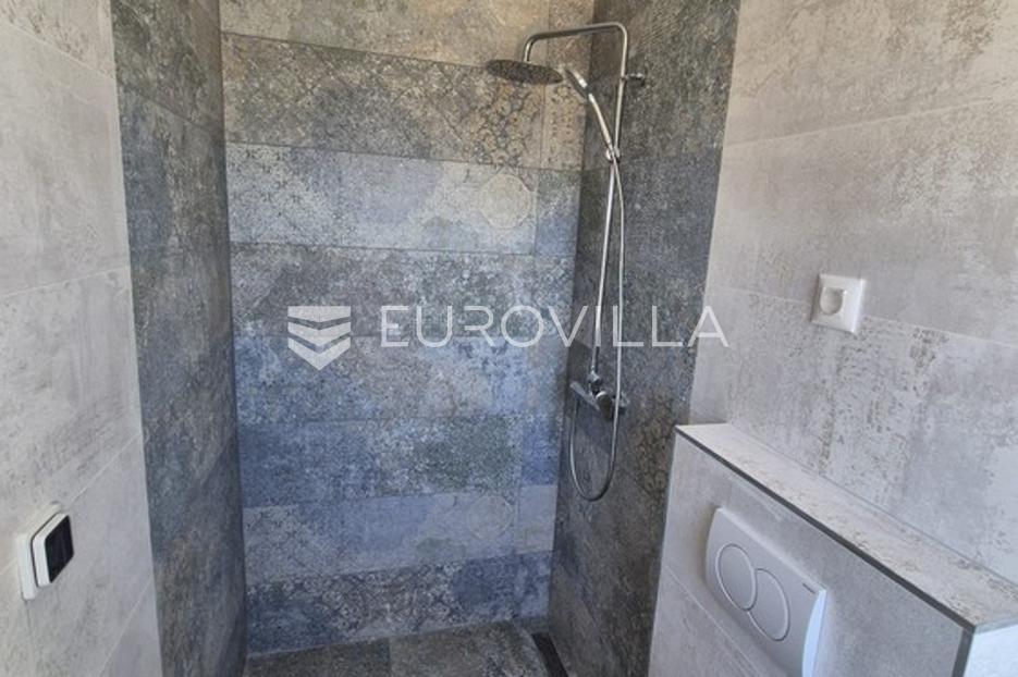 House For sale -  Vir