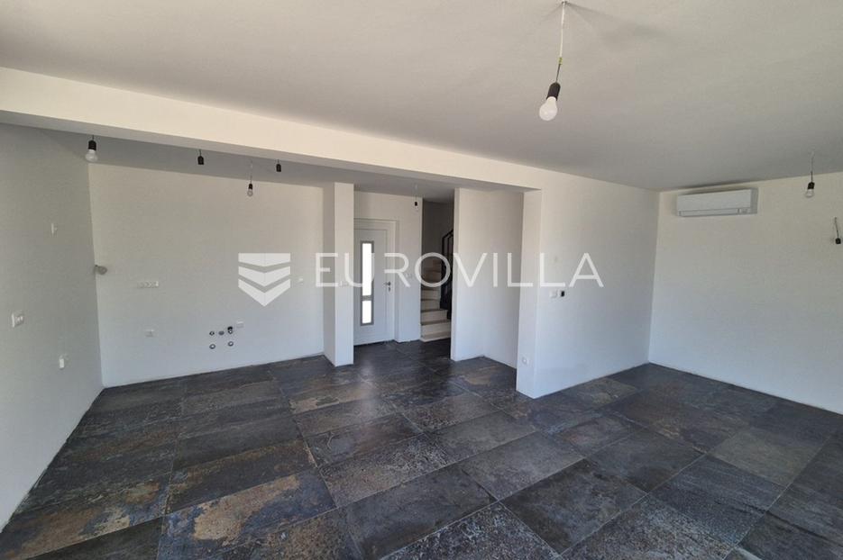 House For sale -  Vir