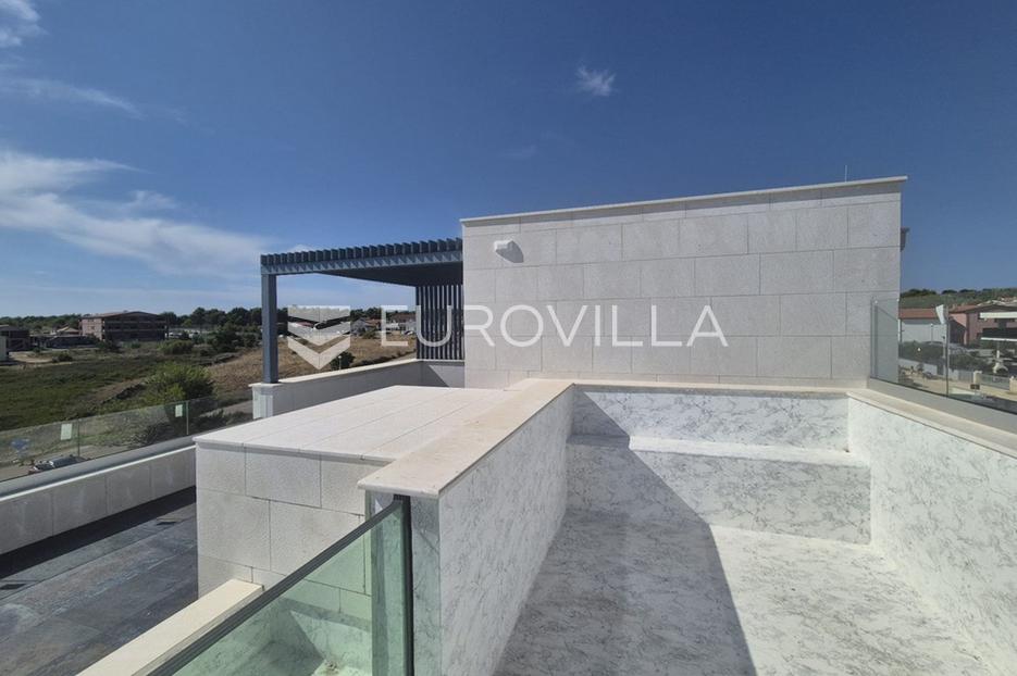 House For sale -  Vir